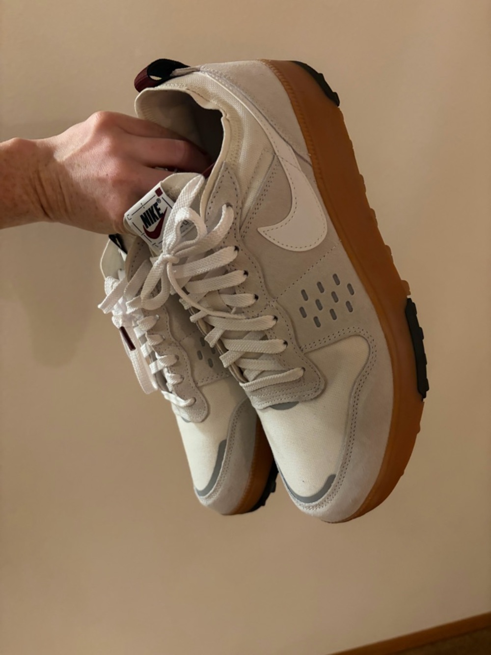 Nike Men’s Sneakers White and Gum Sole - Picture 4 of 7